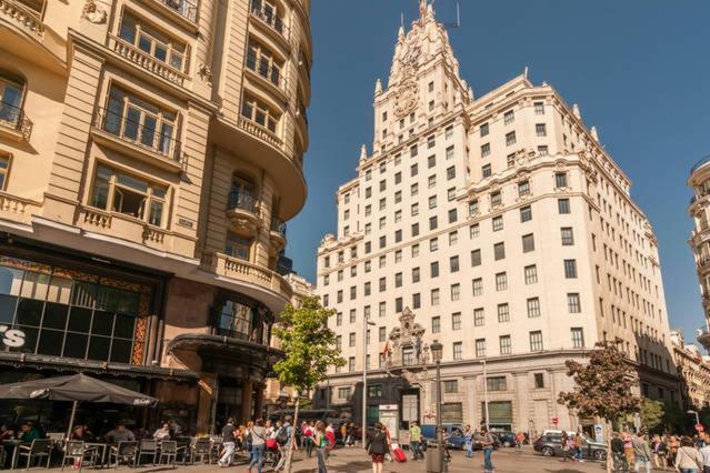M&F Apartaments Gran Via Madrid Exterior photo